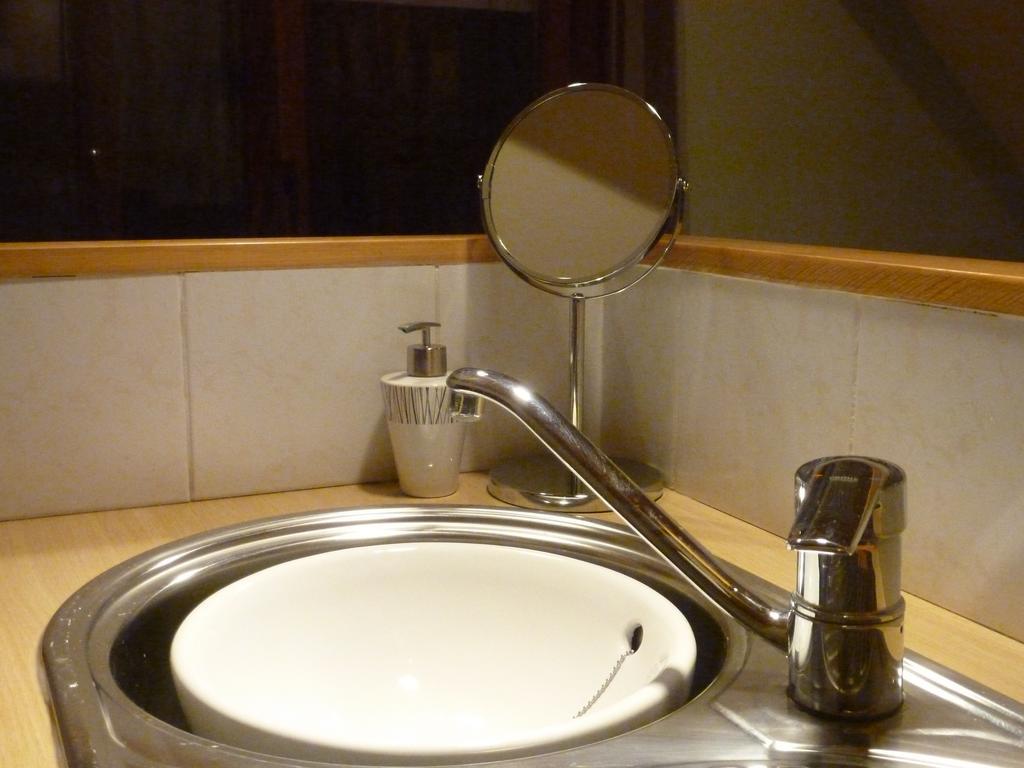 Guesthouse Kolibriehuys Nieuwkerke Rum bild