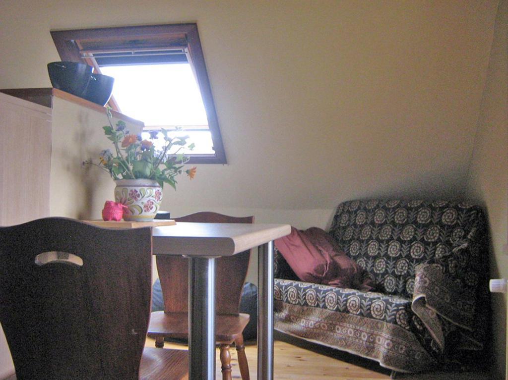 Guesthouse Kolibriehuys Nieuwkerke Rum bild